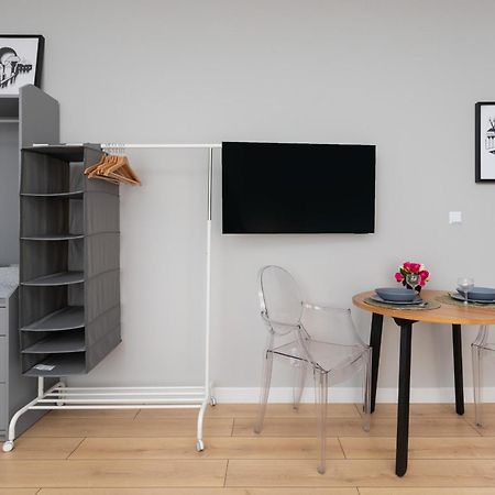 Studio Fahrenheit In Central Gdansk By Noclegi Renters Exteriör bild